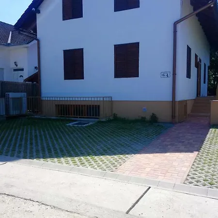 Semesterbostad Diana Lak Ii. Szigethalom