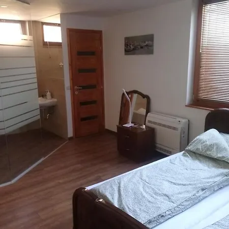 Semesterbostad Diana Lak Ii. Szigethalom